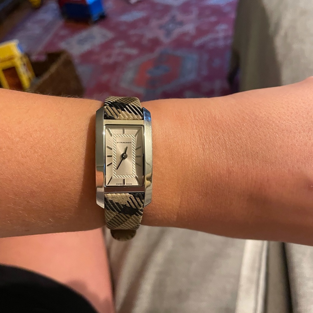 Women’s adjustable Burberry watch